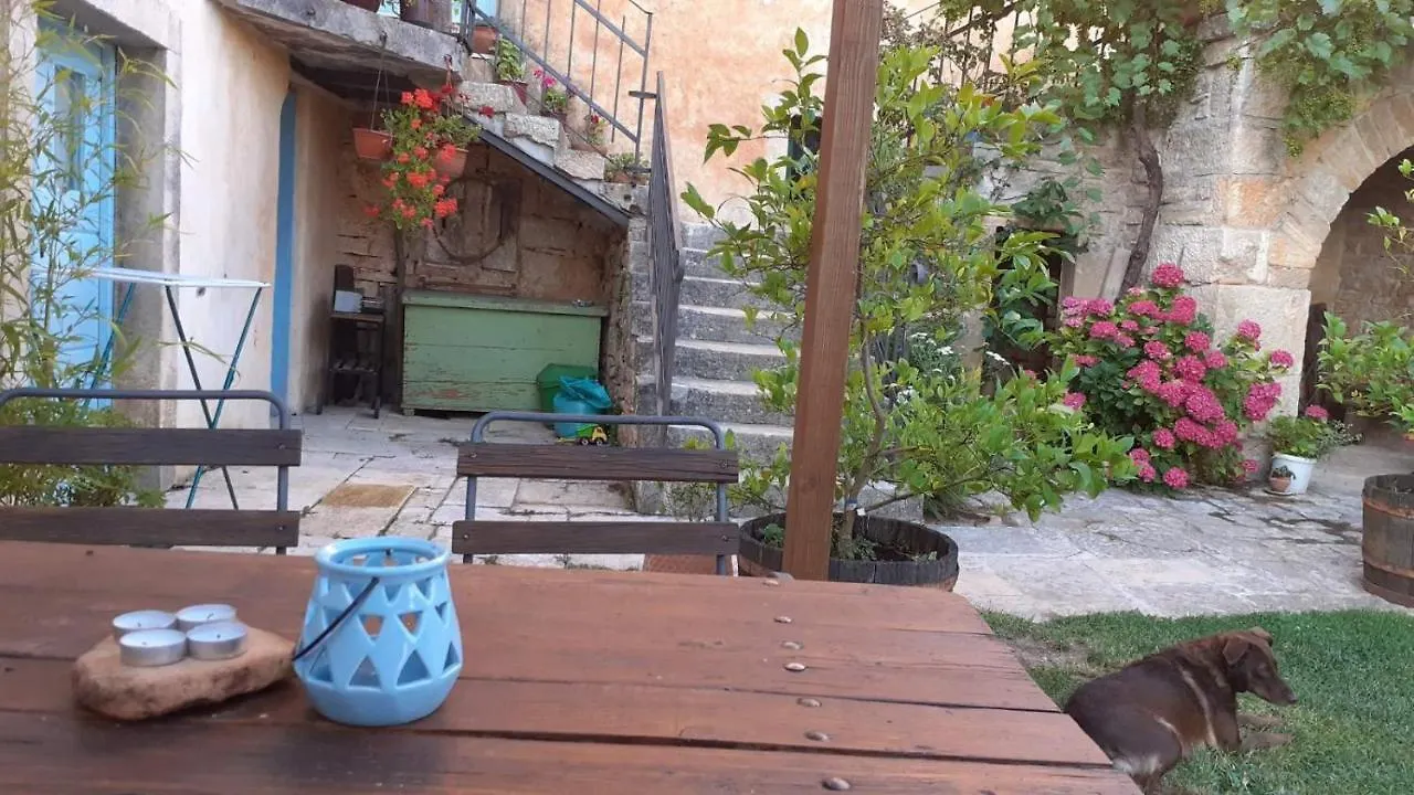 Apartment Sartoria Prkacini 0*,  Κροατία